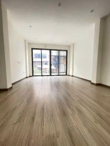 NHÀ ĐẸP TRUNG TÂM ĐỐNG ĐA - MẶT TIỀN RỘNG - THOÁNG SÁNG TRƯỚC SAU - KINH DOANH ĐỈNH